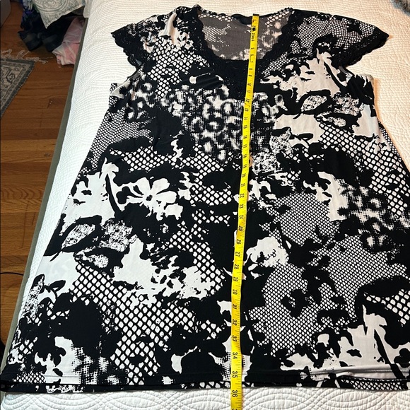 Soma Monochrome Floral Lace nightgown - Picture 12 of 13